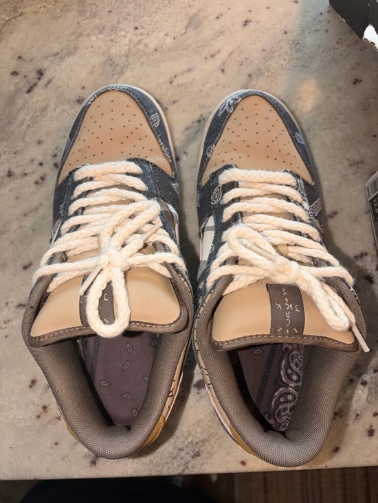 Nike x Travis Scott SB Dunk Low  - Beige, Black - Picture 6 of 6